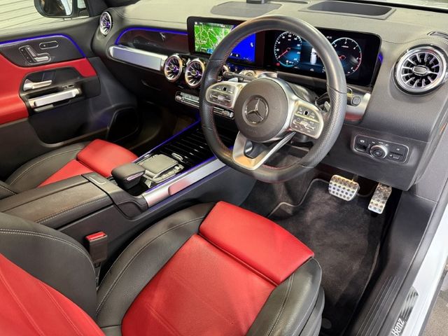 MERCEDES BENZ GLB