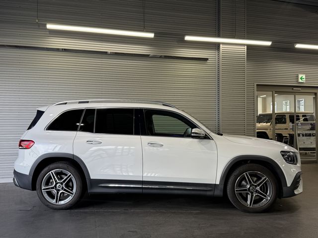 MERCEDES BENZ GLB