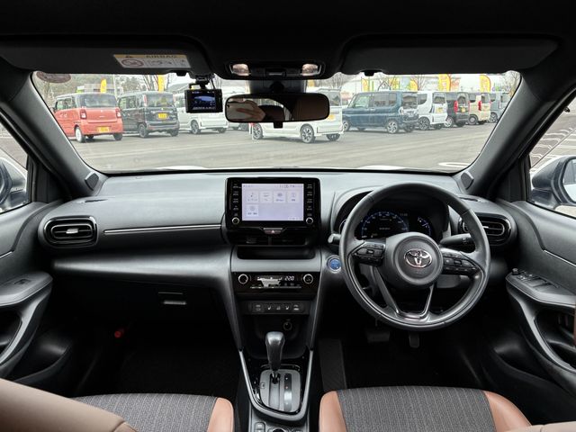YARIS CROSS HYBRID