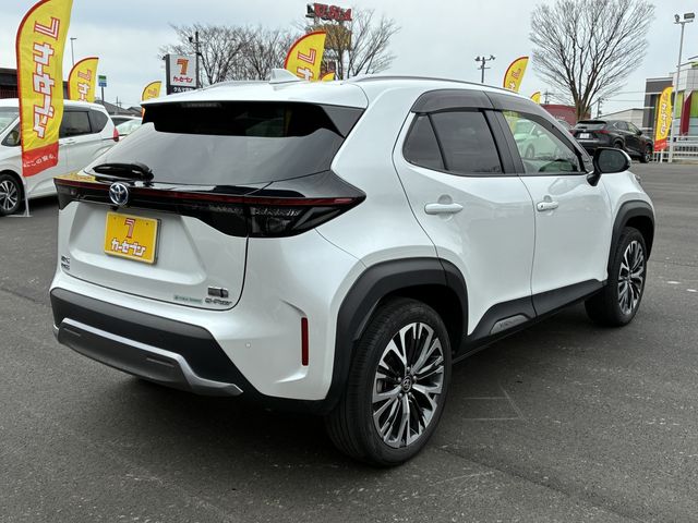 YARIS CROSS HYBRID