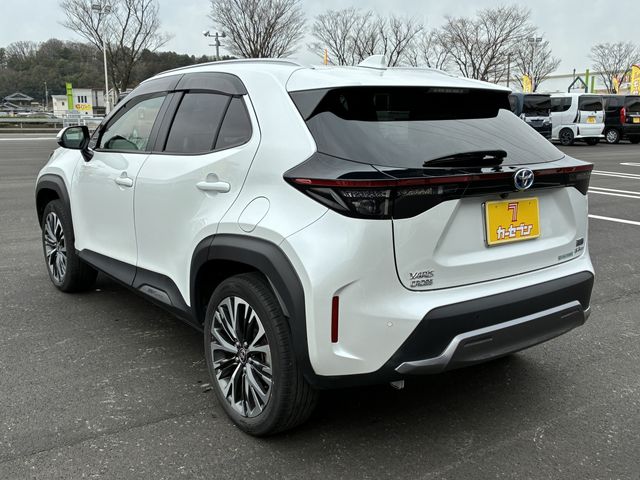 YARIS CROSS HYBRID