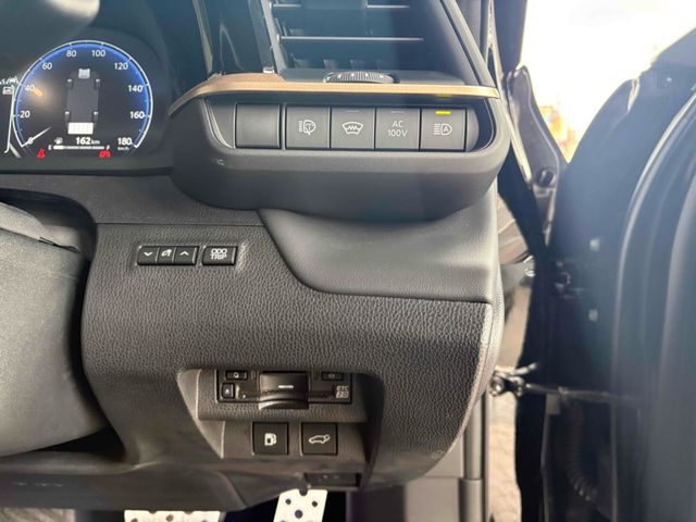 CROWN SPORT