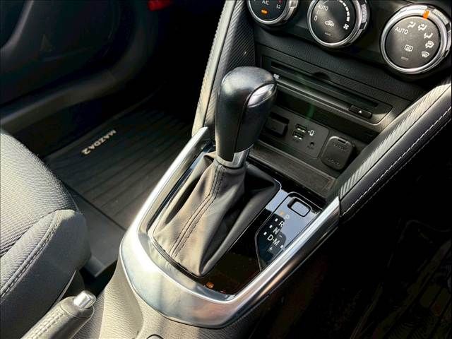 MAZDA2