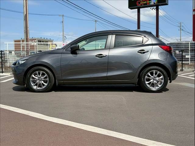 MAZDA2