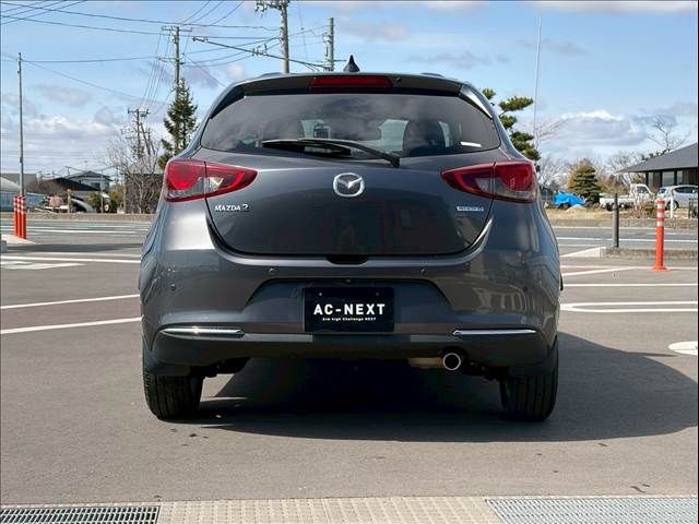 MAZDA2