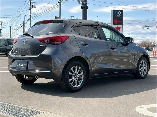 MAZDA2