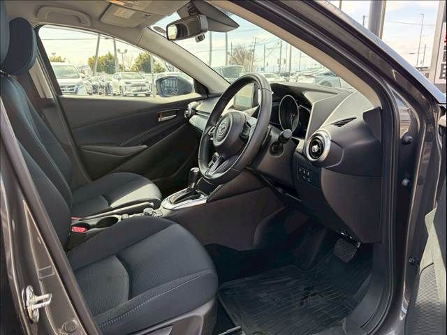 MAZDA2