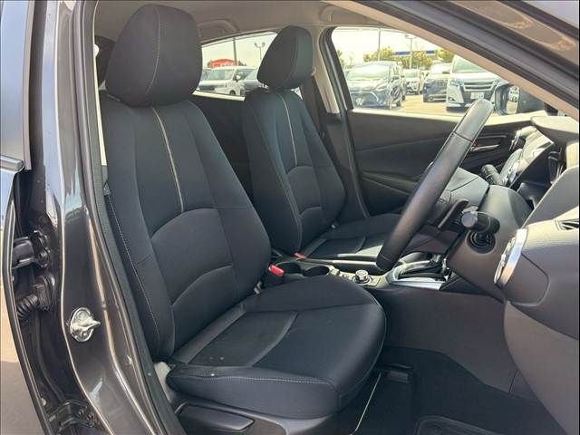 MAZDA2