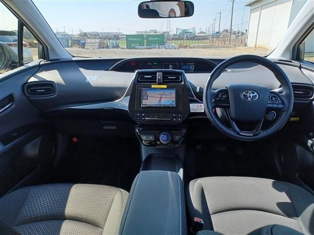 PRIUS 4WD