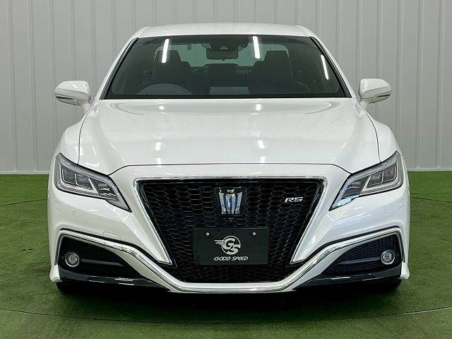 CROWN sedan hybrid