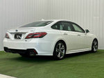 CROWN sedan hybrid