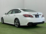 CROWN sedan hybrid