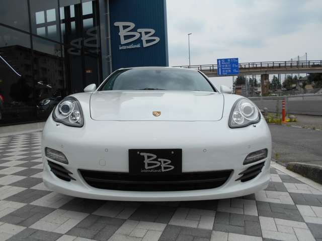 PORSCHE PANAMERA