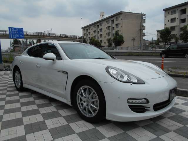 PORSCHE PANAMERA