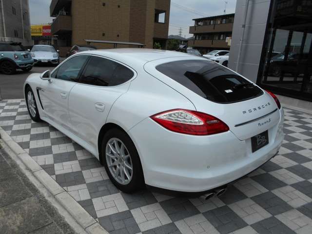 PORSCHE PANAMERA