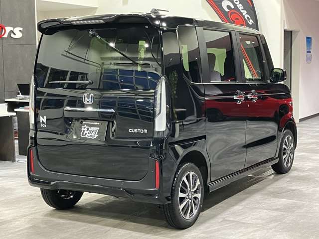 N-BOX CUSTOM 4WD