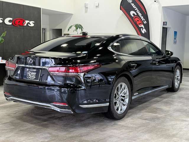 LEXUS LS500h 4WD