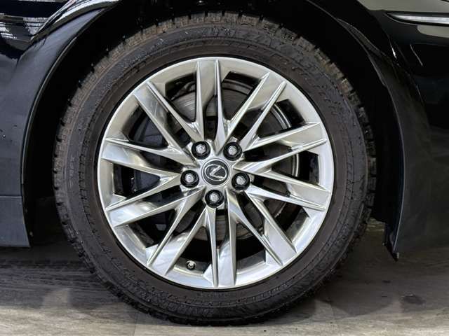 LEXUS LS500h 4WD