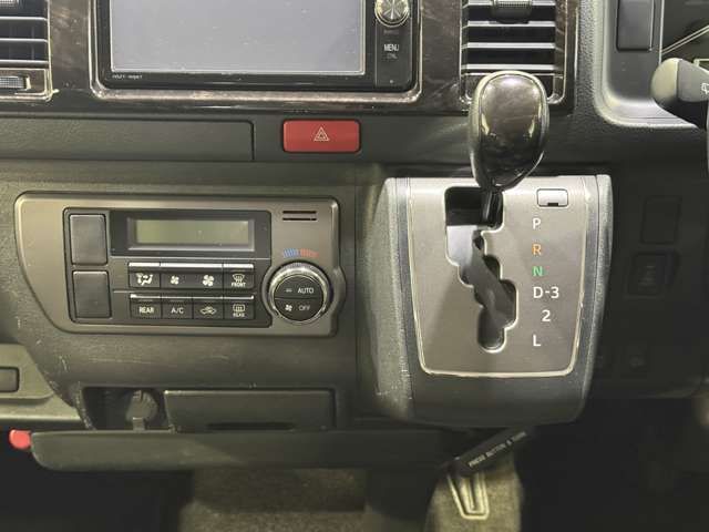 REGIUSACE van 4WD