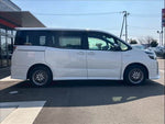 VOXY HYBRID