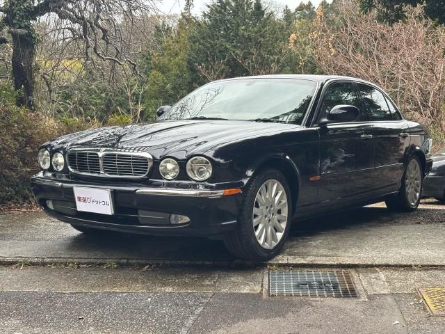 JAGUAR XJseries sedan