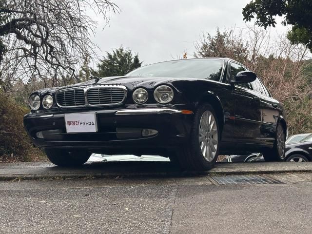 JAGUAR XJseries sedan