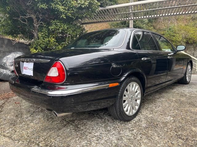 JAGUAR XJseries sedan