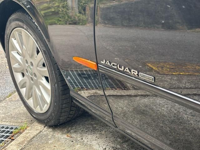 JAGUAR XJseries sedan