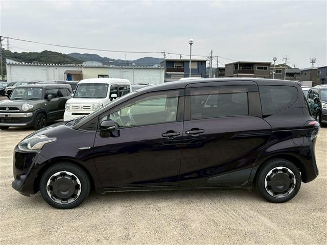 SIENTA HYBRID