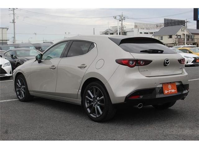 MAZDA3 FASTBACK