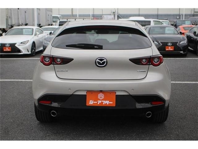 MAZDA3 FASTBACK