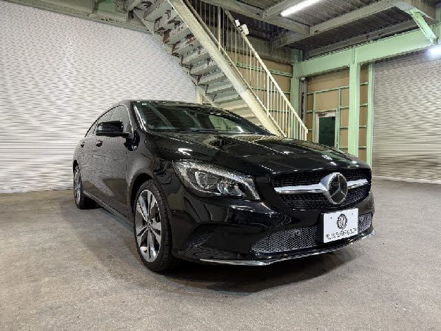 MERCEDES BENZ CLA Shooting Brake