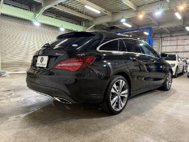 MERCEDES BENZ CLA Shooting Brake