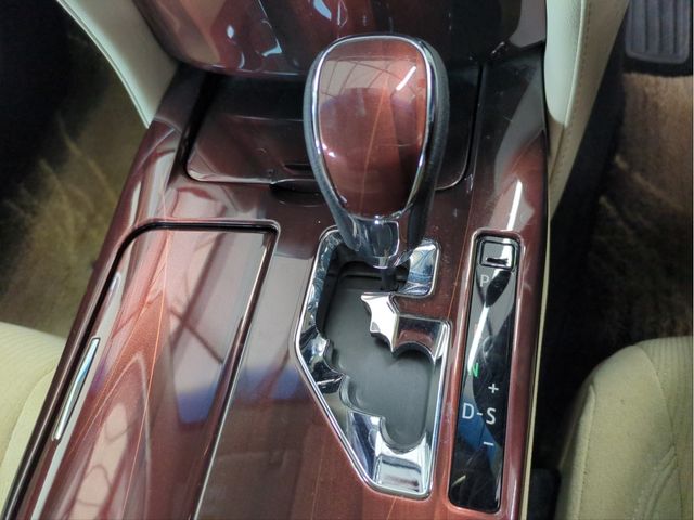 CROWN sedan