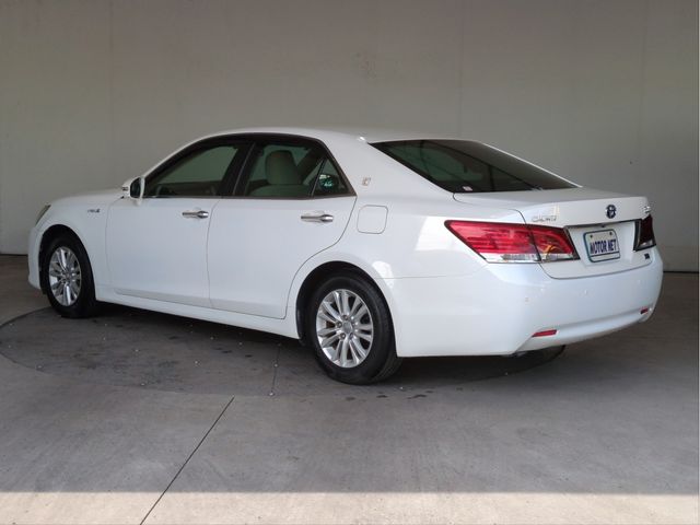 CROWN sedan