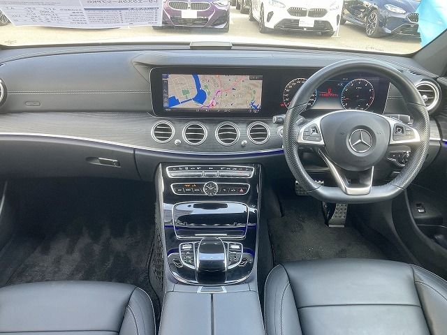 MERCEDES BENZ E class sedan