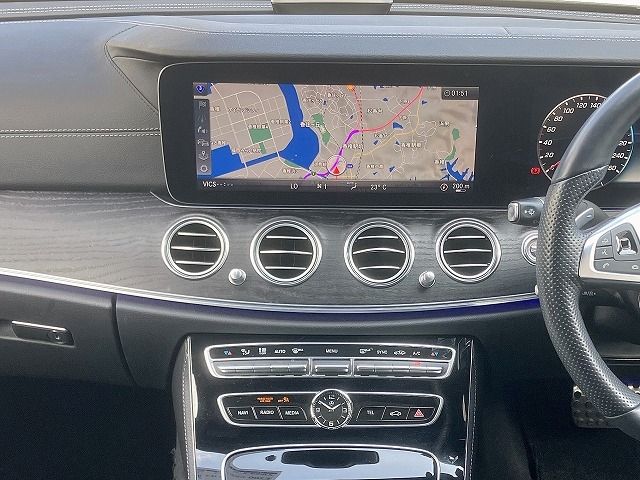 MERCEDES BENZ E class sedan