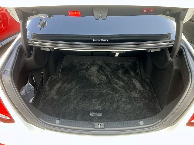 MERCEDES BENZ E class sedan