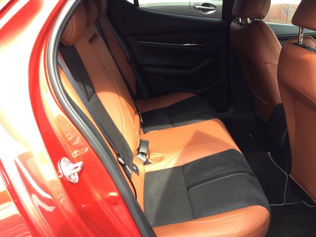 MAZDA3 FASTBACK