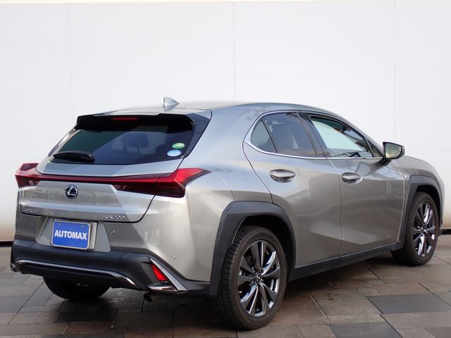 LEXUS UX200