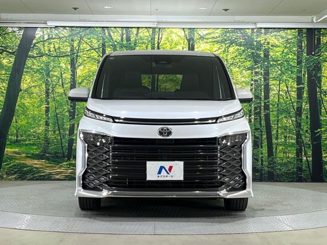VOXY HYBRID