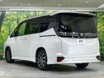 VOXY HYBRID