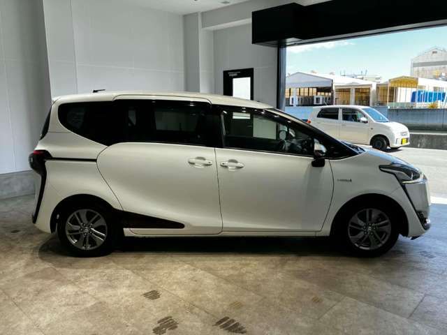 SIENTA HYBRID