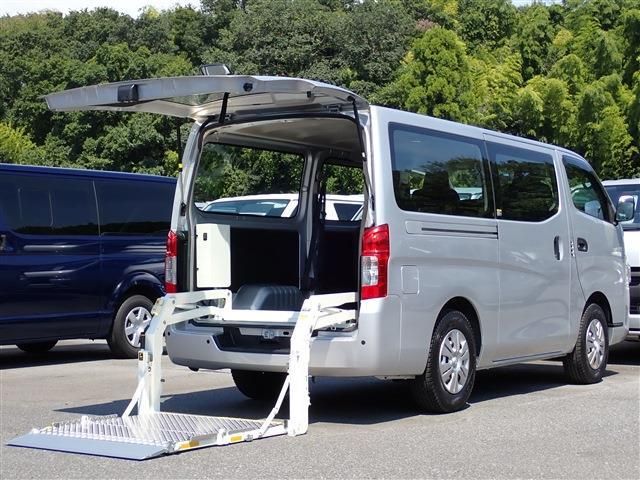 NV350 CARAVAN 4WD
