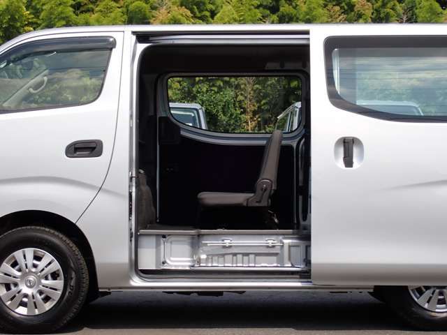 NV350 CARAVAN 4WD