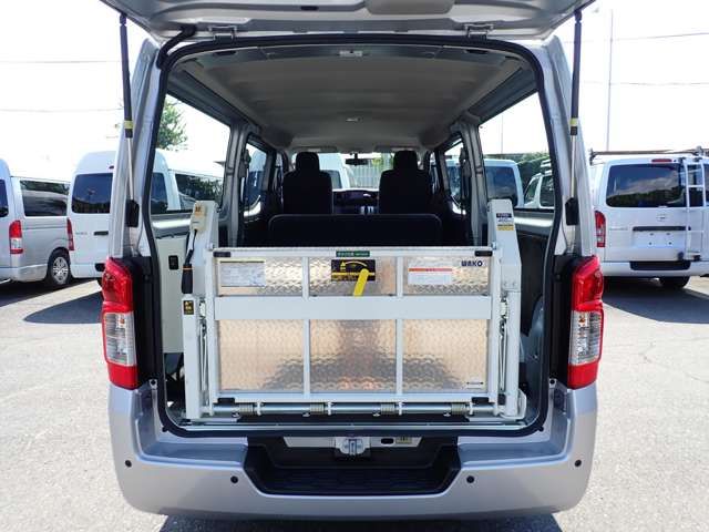 NV350 CARAVAN 4WD