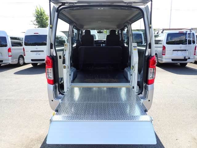 NV350 CARAVAN 4WD