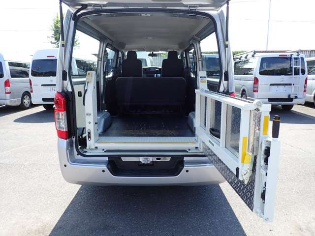 NV350 CARAVAN 4WD