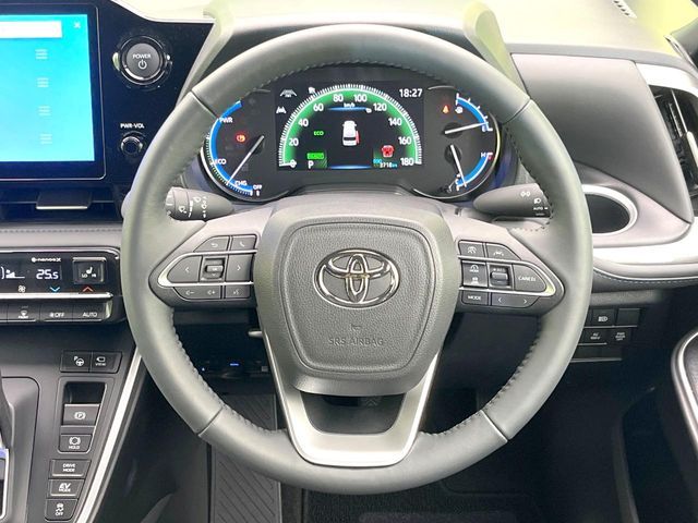 VOXY HYBRID