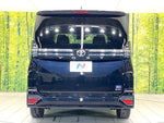 VOXY HYBRID